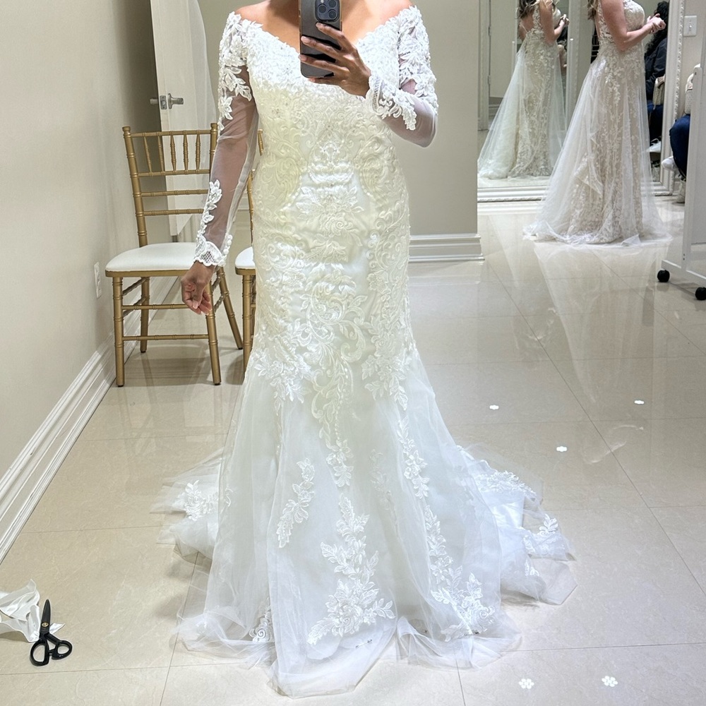 WEDDING GOWN & VEIL W/REAL SWAROVSKI CRYSTALS